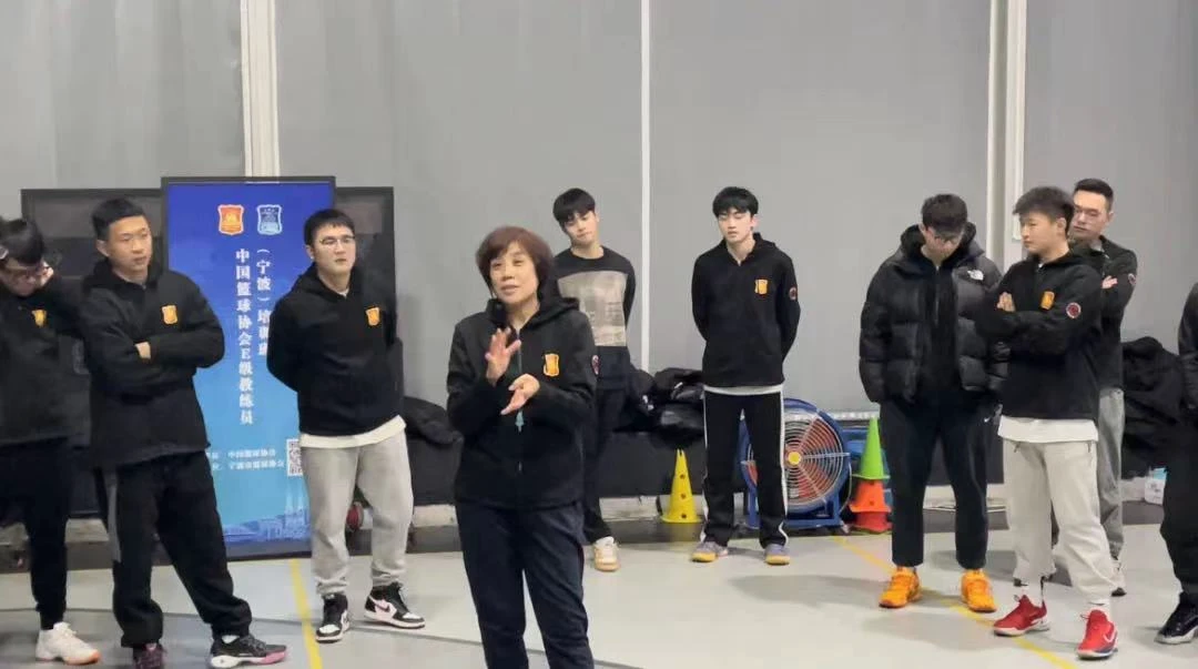 初中篮球战术一周训练计划_1